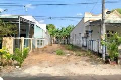 Bán miếng đất sổ hồng riêng chính chủ 100m2 bình chánh giá 1,3 tỷ