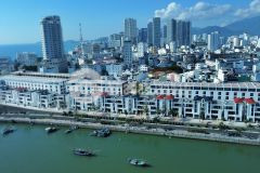 Suất nội bộ cặp biệt thự bt02 giá 90trm2, hướng nam mát mẻ, ra biển 100m,sổ sẵn lâu dài