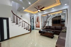 Trung tâm cầu giấy cách ô tô 10m sát hồ mát rượi 6 tầng mới đẹp nở hậu 34m2 hơn 8 tỷ