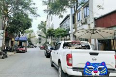 Nhà đẹp cạnh kđt việt hưng long biên, gần phố, giá hời