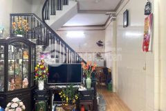 Bán nhà gần phố hồng mai hai bà trưng, mặt ngõ thông, hai thoáng, 4 tầng nở hậu.