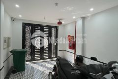 Cần bán gấp nhà 5t thang máy, chợ khâm thiên, đống đa, 40m2, 8.2 tỷ