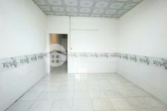 Nhà trệt mặt tiền lộ 20m phù hợp vừa ở vừa kinh doanh giá thuê chỉ 4 triệu tháng.