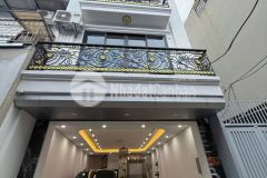 Nhà đẹp nội thất xịn đường thông xe 7 chỗ vào nhà ngõ phố ngọc thụy dt 47m2. giá 13.96 tỷ