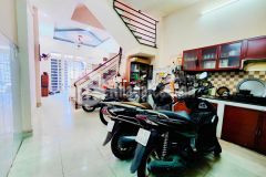 Bán nhà lê văn sỹ, phú nhuận, 3 tầng, 37m2, ngang 3.8m, gần mặt tiền, ởcho thuê, 5.95 tỷ