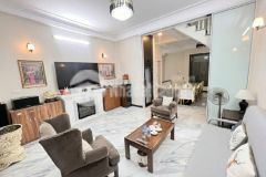 Siêu phẩm chỉ 8.x tỷ. ô tô vào, gần phố, dt rộng, 2 thoáng. nhà đẹp ngô gia tự long biên.