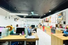 Bán nhà mặt ngõ ôtô thông phố thái hà đống đa, 4 tầng mặt tiền rộng, sát phố, kinh doanh.