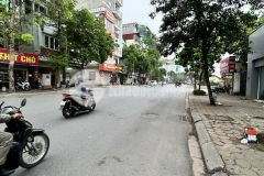 Bán nhà 2 tầng mặt phố ngô xuân quảng,trâu quỳ 68m2 đang kinh doanh ổn định 18tr