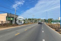 Đất ngợp gần biển đường nguyễn chí thanh xã tân bình thị xã lagi cách biển 2.5 km