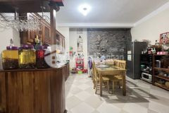 Bát khối ô tô tránh nhà dân xây full nội thất