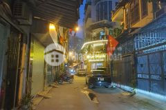 Xe tải qua nhà nhà dân xây chắc chắn nguyễn khánh toàn cầu giấy 44m2 11 tỷ