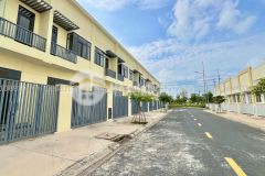 Nhà phố ngay trung tâm kcn phước đông giá tốt nhất khu vực