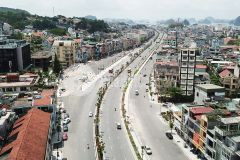 Bán 2 căn nhà 5 tầng kinh doanh siêu tốt tại cột 3 trung tâm phường hạ long