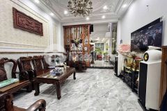 Nhà ngộp hxt cống lở ngang 4.7m 4 tầng đẹp 94m2 kd buôn bán gần chợ nhỉnh 15 tỷ.