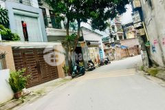 Nhà bát khối ngõ ô tô 5 tầng ở ngay giá cực tốt