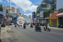 65m2 hxh thông lạc long quân, nở hậu hơn 7 tỷ, xe hơi ngủ trong nhà