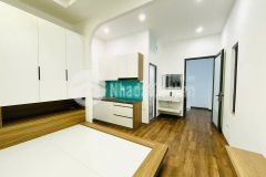 Bán nhà cẩm văn. đê la thành. đống đa. dt 40m2. mt 4m. giá 7,18 tỷ.