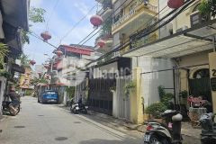 Đầu tư, bán nhà nguyễn văn cừ, 210trm2, 20m ra phố, ô tô tránh, nhà 3 tầng.