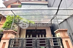 Dân xây giá rẻ sẵn nhà 4 tầng ở ngay 3 mặt thoáng ngõ trước nhà gần 3m cực thoáng sáng