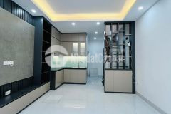 Bán nhà giáp nhị hoàng mai sát đường ô tô rộng, gần chợ kinh doanh, nhà mới thang máy.