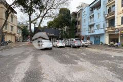 Tầm tiền, nhà mới phân lô nguyễn văn cừ 40m, 7t, mt4m, thang máy, gara, full nội thất.