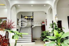 Cho thuê nhà biệt thự 1 lầu mới đẹp góc 2 mặt tiền fill nội thất cao cấp kdc cty 8