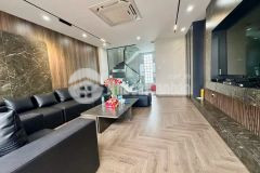 Nhà đẹp nội thất tinh tế xe 7 chỗ vào nhà ngõ phố nguyễn lam dt 42m2. giá 13.8 tỷ