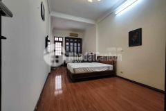 Cho thuê nhà nguyên căn phố hoàng cầu, đống đa, mặt ngõ ô tô tránh, nhà đẹp ở luôn