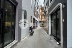 Nhà đẹp nội thất hiện đại đường thoáng tổ 4 thạch bàn long biên dt 35m2. giá 8.25 tỷ