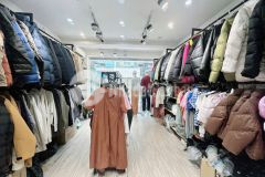 Hơn 10 tỷ nhà mặt phố quang trung sầm uất gần chợ hà đông không vướng ga tàu điện. lh 0989626116