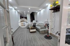 Cho thuê nhà mặt phố vọng hà hoàn kiếm 35m x 5t, 4 pkk giá 20 triệu ở và kinh doanh