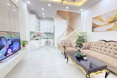 Bán nhà đống đa gần hồ linh quang, rất gần mặt ngõ đường ô tô, 5 tầng nội thất đẹp.