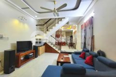 Nhà đẹp ở liền 1 lầu hẻm xe hơi hẻm 160 nguyễn văn quỳ, quận 7