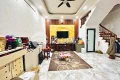 Bán nhà mới 5 tầng nội thất đẹp, ô tô đỗ cổng, rất gần mặt phố kim ngưu hai bà trưng.