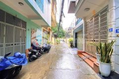 Bán nhà đường cầu giấy 5.7 tỷ 24m2 ô tô đỗ cổng 5 tầng 3 ngủ hiếm quận cầu giấy