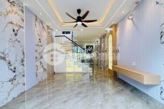 Cơ hội sở hữu nhà đẹp 1 trệt 1 lầu chỉ 1,350 triệu, gần kcn, dt 100m2, shr