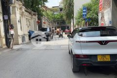 Nhà mới còn mùi sơn phố trạm 75m, 7t, mt 6m, lô góc, gara, thang máy, kinh doanh, ô tô tránh.