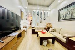 Bán nhà chùa láng, 40m2 x 5 tầng, lô góc, 9.2 tỷ