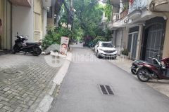 Bán nhà hoàng cầu 52m2, 4 tầng. ngõ thông, oto vào 12.5 tỷ