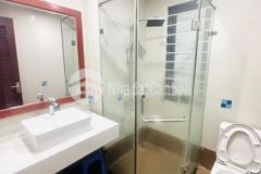 Bán nhà bồ đề, long biên 35m 5 tầng mt 5m 6,8 tỷ