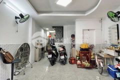 Nhỉnh 3.5 tỷ 41m2 kd sầm uất ô tô cách nhà 8m ngang lớn 4.6m