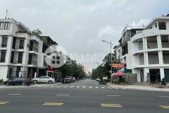 Bán nhà liền kề đường ôtô rất rộng, gần mặt phố, giá rẻ nhất khu đô thị ao sào hoàng mai.