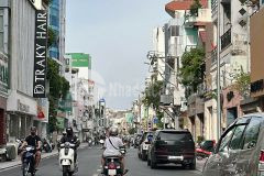 Nhà ngộp hẻm 525 huỳnh văn bánh 56m2 4 tầng mới xe hơi vi vu gần trường sa chỉ 9.5 tỷ