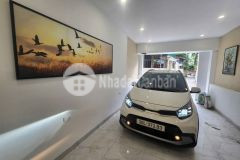 Nhà đẹp nội thất xịn ô tô vào nhà ngõ phố nguyễn văn cừ dt 49m2. giá 10.2 tỷ