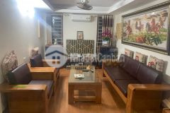 Bán nhà kim ngưu hai bà trưng, rất gần mặt phố, ô tô đỗ cửa, mặt tiền rộng, kinh doanh.