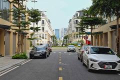 Bán nhà phố 5 tầng đối diện chung cư vinhomes, ngay nhà văn hóa phường chỉ 5,x tỷ