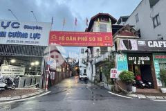 Long biên ngõ nông rộng trước nhà 3m oto cách 5m full đồ.