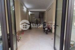 Cho thuê nhà riêng phú diễn bắc từ liêm 40m x 5t thông sàn, ngõ ô tô giá 16 triệu