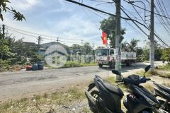 Bán lô đất làm nhà vườn 250m2 giá 2 tỷ 800 lê minh xuân bình chánh giá quá rẻ cho anh chị đầu tư