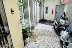 Nhà đẹp xuân la 50m ra mặt đường võ chí công 5 tầng ở ngay chỉ hơn 7 tỷ